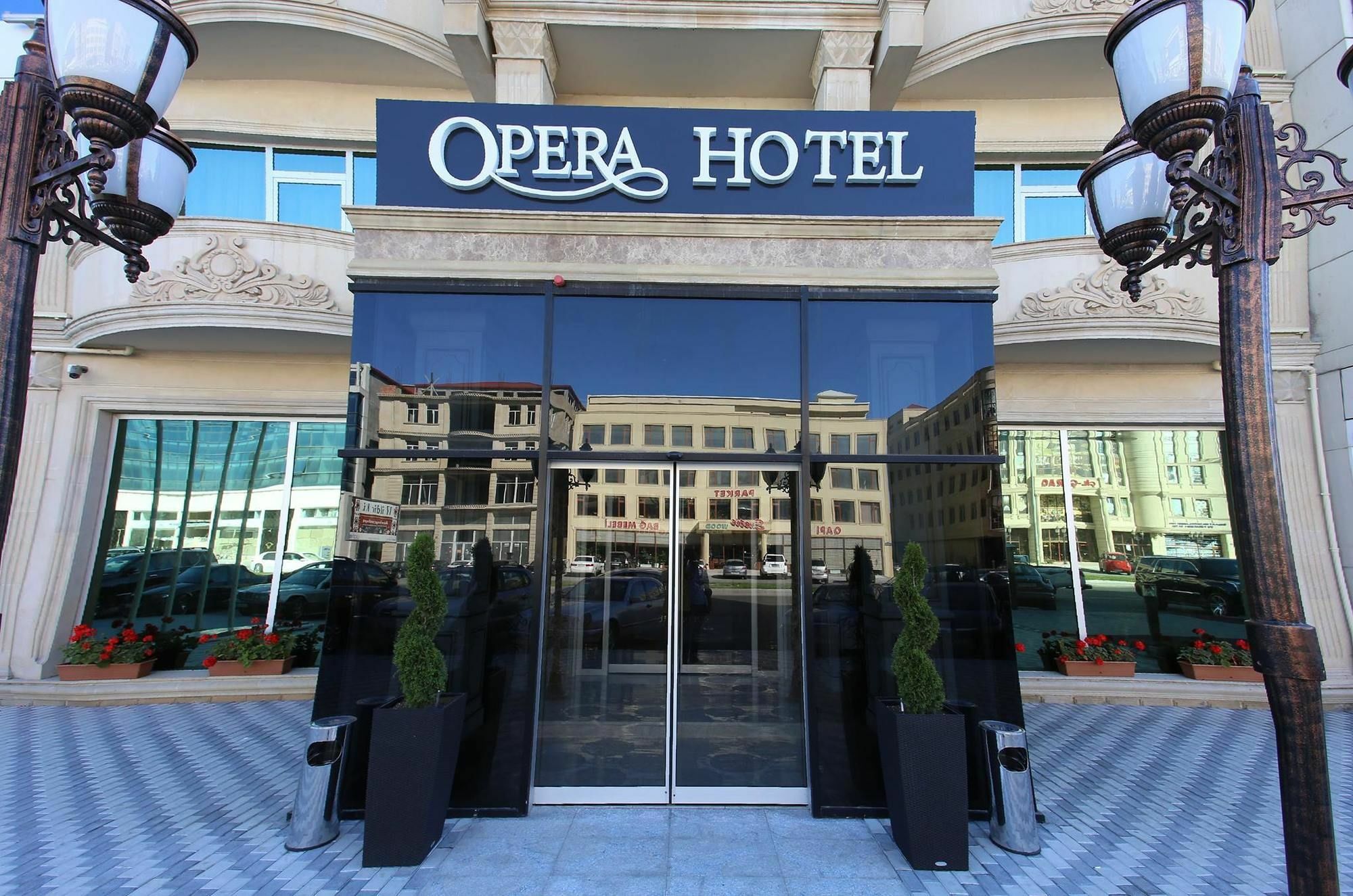 Opera Hotel Bakoe Buitenkant foto